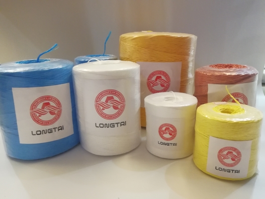 330m/kg oryginalny polipropylen PP Twine Fibrylowany dodatek UV Baler Twine 1600M 1 bobbin